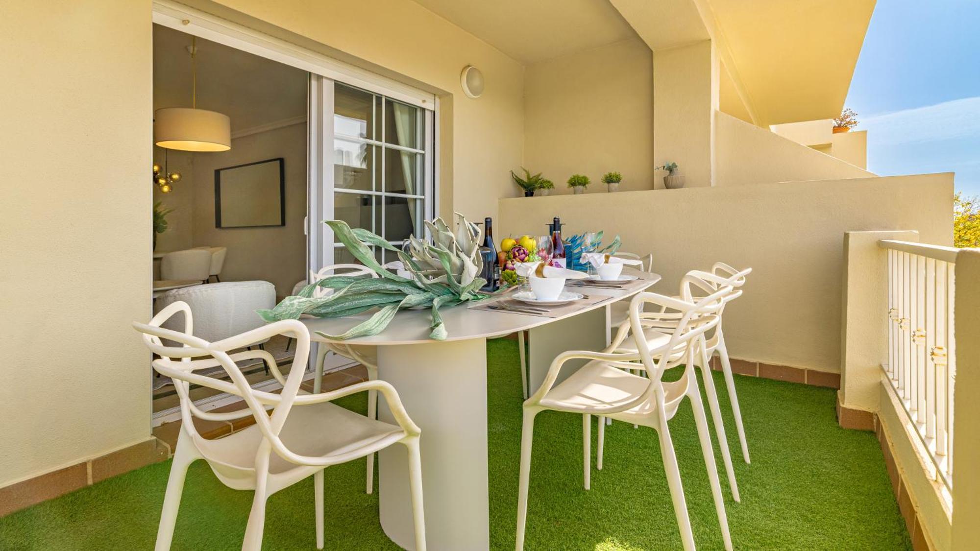 Vacation Marbella: Modern Beachfront Flat With Pool At Puente Marbella