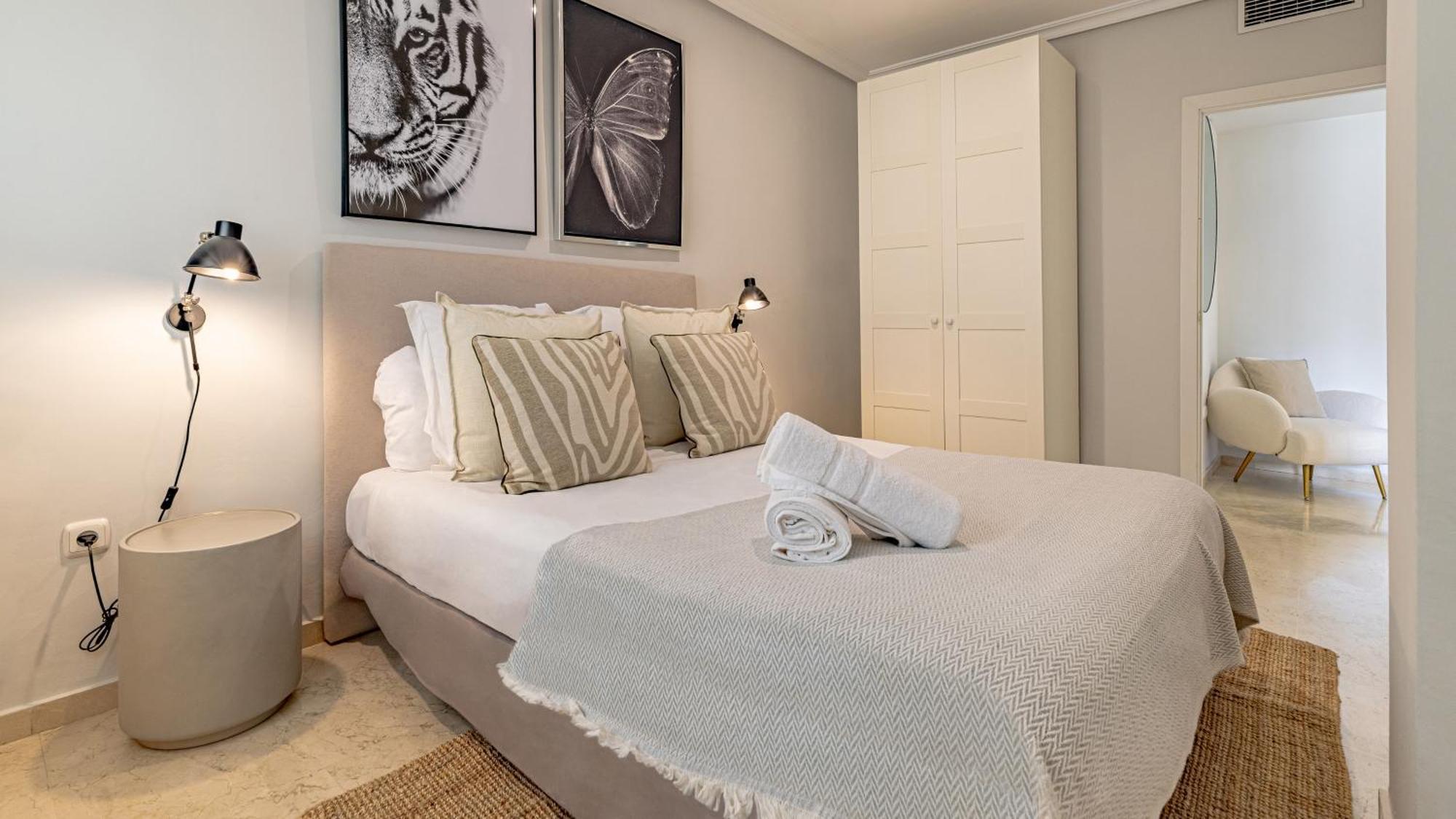 Vacation Marbella: Modern Beachfront Flat With Pool At Puente Apartment *