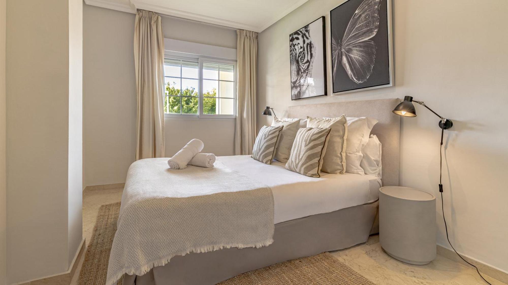 Apartment Vacation Marbella: Modern Beachfront Flat With Pool At Puente *