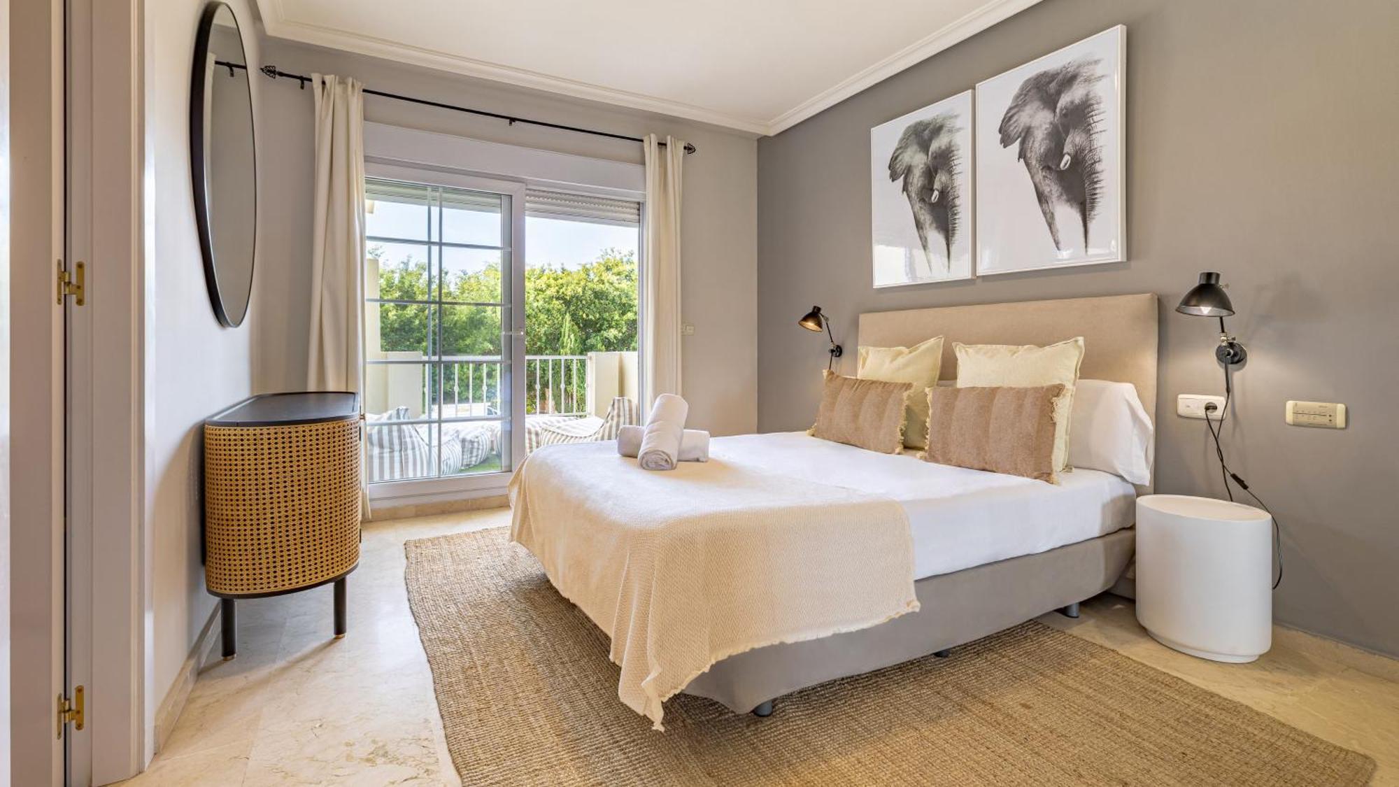 Vacation Marbella: Modern Beachfront Flat With Pool At Puente Marbella